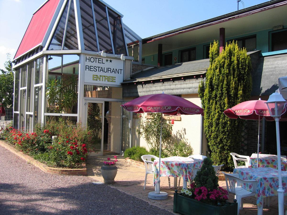Hotel Les Deux Sapins Cailly-sur-Eure Buitenkant foto